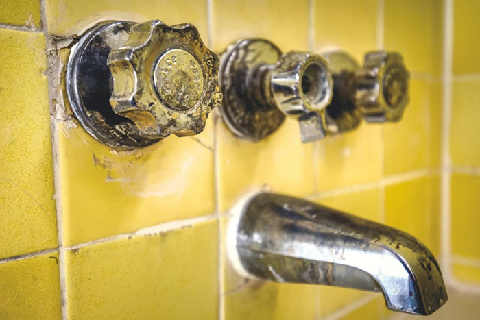 How to clean 'yellowing' grout: Best way to clean bathroom grout